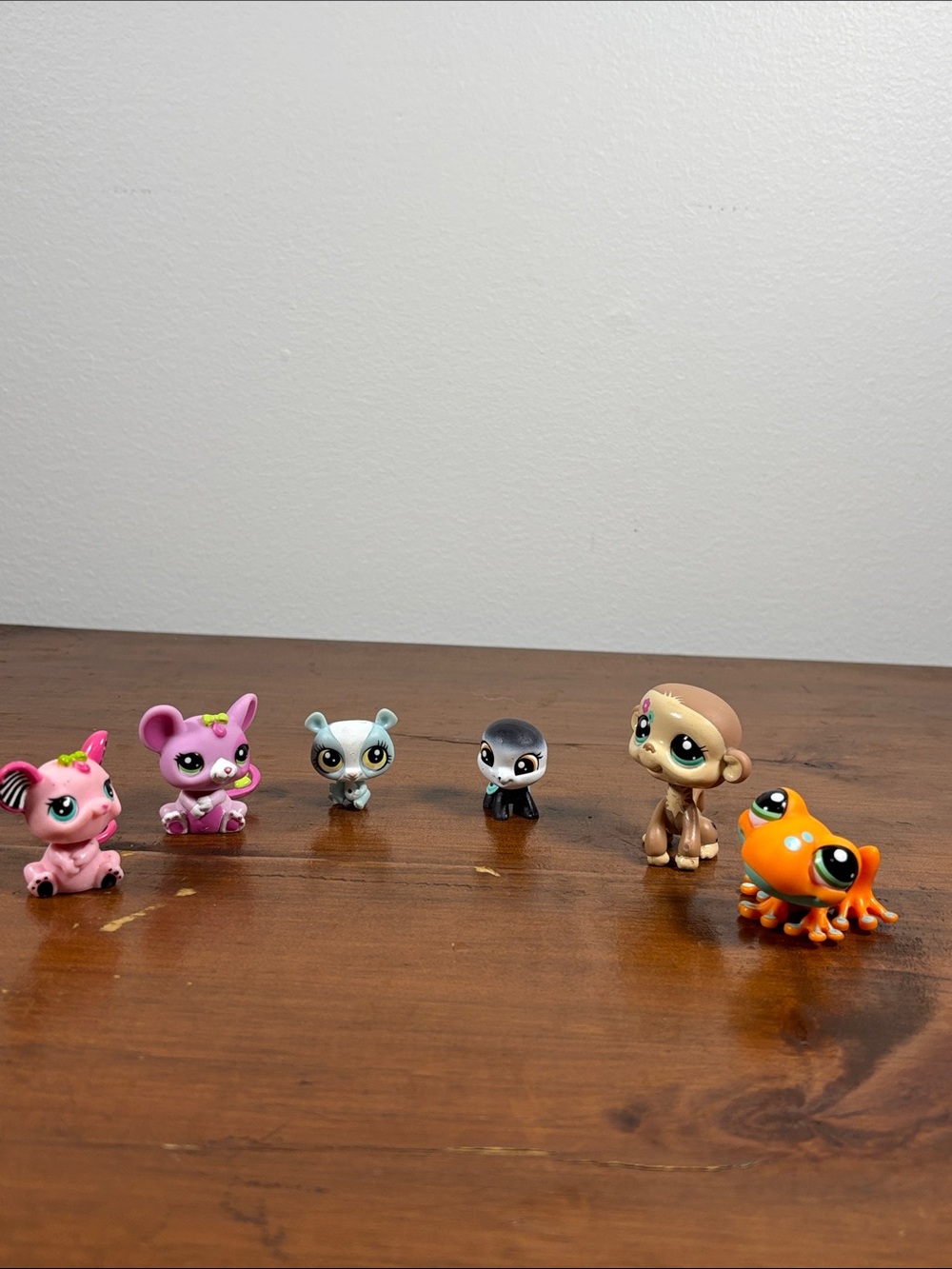 Y2K Lot Littlest Pet Shop LPS Six figurines Toys 2007-2010 Mouse, Monkey, Frog..
